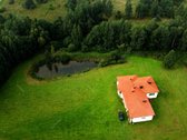 Gyvenamasis namas su erdviu sklypu ir nuosavu 