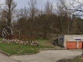 Mūrinis plytųgaražas.