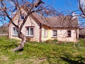 Parduodamas rąstinis namas Biržų mieste,