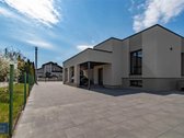 Parduodamas išskirtinis vieno aukšto mūrinis