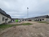 Objektui priklauso 3,06 ha žemės,randasi prie