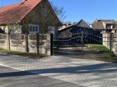 Parduodamas medinis namas su garažu, rūsiu,