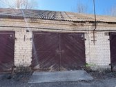 Garažas (boksas) su dalimi žemės sklypo 