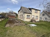 Parduodamas namas su sklypu ir kitais