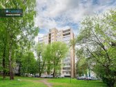 Parduodamas erdvus 3 kambarių butas su daline