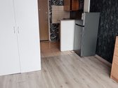 Butas tvarkingas . Įėjimu į laiptinę - nuotraukos Nr. 2