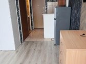 Butas tvarkingas . Įėjimu į laiptinę - nuotraukos Nr. 3