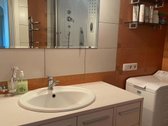 Butas labai patogioje vietoje šalia prekybos - nuotraukos Nr. 13