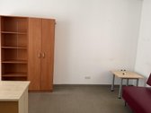 Išnuomojama patalpa pirmame aukšte. Įėjimas - nuotraukos Nr. 3