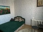 Nuomojamas 1 kambarys tryjų kambarių bute
