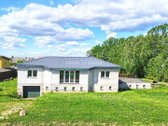 Parduodamas naujos statybos mūrinis namas su