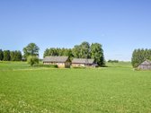 Sodyba 8,5 ha sklype šalia vandens telkinio