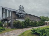 Pastatas randasi šalia automagistralės, 13 km