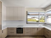 Išskirtinės architektūros namas prie upės - nuotraukos Nr. 18