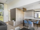 Išskirtinės architektūros namas prie upės - nuotraukos Nr. 14