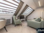 Modernus dviejų kambarių butas viršutiniame