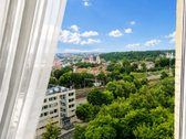 Parduodamas erdvus 4 kambarių butas su