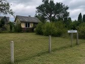 Parduodamas žemės sklypas su namuku