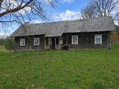 Parduodama sodyba tarp šimtamečių klevų su