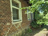 Parduodama tvarkinga raudonų plytų sodyba su - nuotraukos Nr. 2