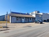 Parduodamos Pilnai Įrengtos Serviso Patalpos