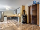 Didelis, trijų aukštų namas apsuptas pušynų - nuotraukos Nr. 5