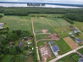 Parduodami trys namų statybai skirti sklypai