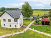 Parduodama privati, įrengta sodyba su vandens
