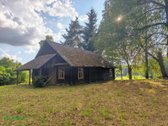 Gireišių kaime, parduodama rąstinė sodyba su