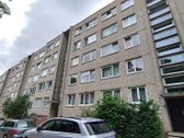 Langai įšeina į pėsčiujų taką, parkelį. Visą - nuotraukos Nr. 3