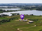 Vandens telkinių apsuptyje parduodamas Jūsų