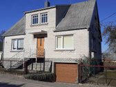 Kelmėje, miesto centre, parduodamas