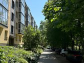 Butas įsikūręs renovuotame name, ramioje ir