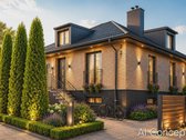 Parduodamas Erdvus Namas Mieste Prie Bukčių