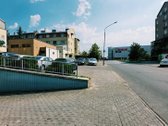 - įvažiavimas į pastatą pro automatinius