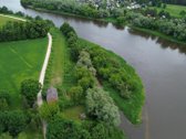 Mykoliškių dvaro svirnas su žeme šalia Neries