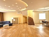 Išnuomojamas jaukus 200 m2 namas šalia