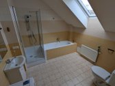 Svetainė + 2 miegamieji, 2 vonios kambariai) - nuotraukos Nr. 7