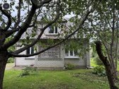 Parduodamas namas su 17,5 arų sklypu Žemaitės
