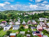Parduodamas vasarnamis su žemės sklypu