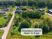 Parduodami du besiribojantys namų valdos