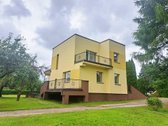 Parduodamas dviejų aukštų mūrinis renovuotas