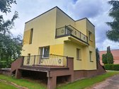 Parduodamas dviejų aukštų mūrinis renovuotas - nuotraukos Nr. 2