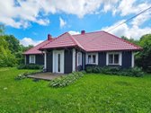Kalvų, klonių ir žaliuojančių sodų apsuptyje
