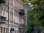 Vilniaus Senamiestyje, Aušros Vartų Prieigose