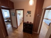 Butas įsikūręs ramioje, žalumos apsuptoje - nuotraukos Nr. 4