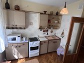 Butas įsikūręs ramioje, žalumos apsuptoje - nuotraukos Nr. 7