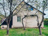 Parduodamas dviejų aukštų mūrinis sodo namas