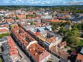 Vienpusės Šv. Stepono gatvelės pradžioje
