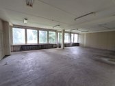 Administracinis pastatas su žemės sklypu ir - nuotraukos Nr. 6